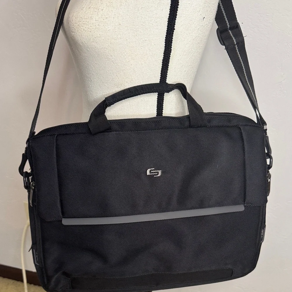Solo New York Black Nylon Laptop Travel Bag TOT8392B